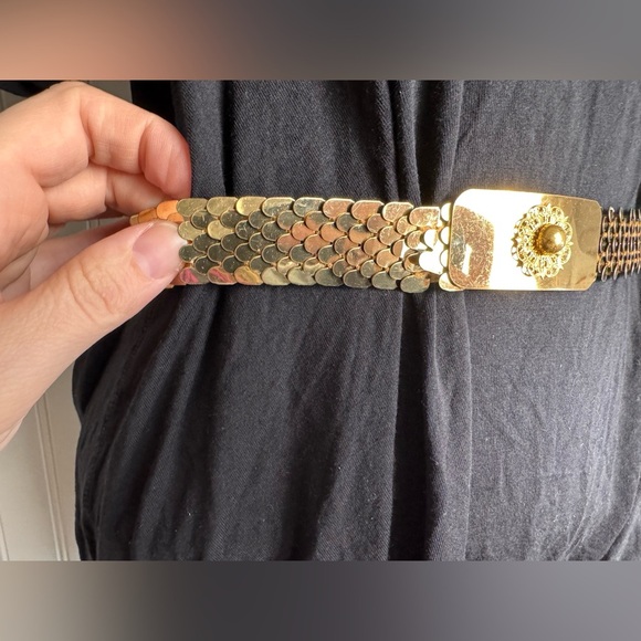 Vintage Gold Small Scales Stretch Belt With Rectangular Buckle Women’s Fits XS/S - Picture 3 of 4